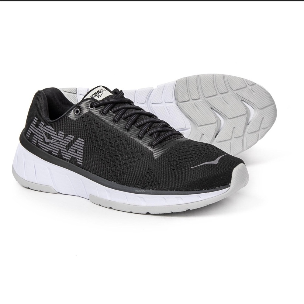 Hoka One One Women’s Cavu BWHT size 7 running